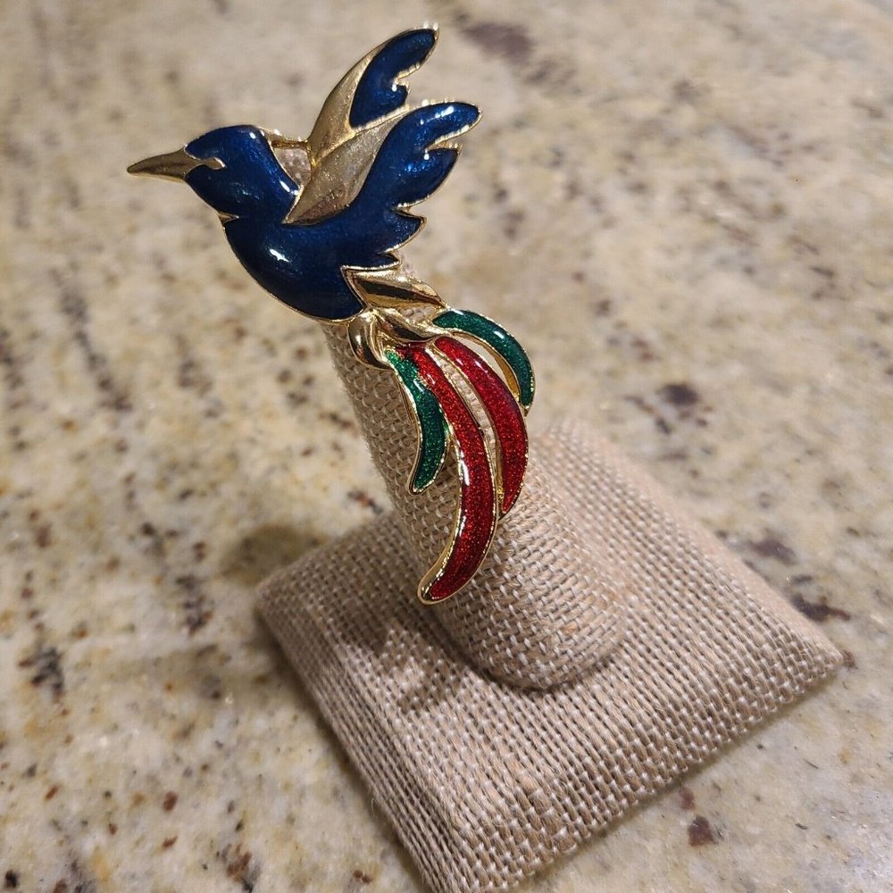 Vintage Signed Giovanni Gold Tone Enamel Parrot Bird of Pardise? Pin Brooch